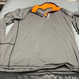 2XU Gray Performance Top with Orange Interior Trim